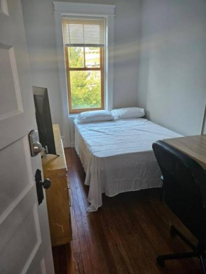 Green-Door Brownstone Private Room - BD 4 Jersey City